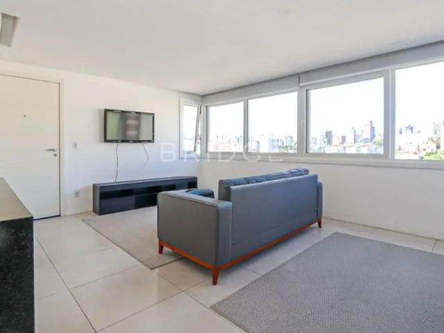 Apartamento com 2 quartos para alugar na Avenida Lavras, 247, Petrópolis, Porto Alegre por R$ 5.000