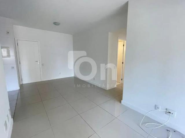 Apartamento com 2 quartos para alugar na Avenida Mauro Ramos, 1487, Centro, Florianópolis