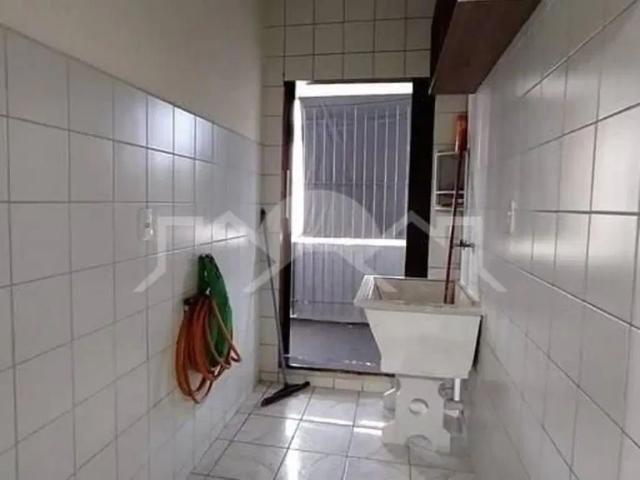 Apartamento com 2 quartos para alugar na R: Prof. José A. Dias Barreto, 37, Itaum, Joinville
