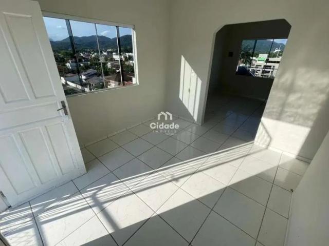 Apartamento com 2 quartos para alugar no Água Verde, Jaraguá do Sul por R$ 2.000