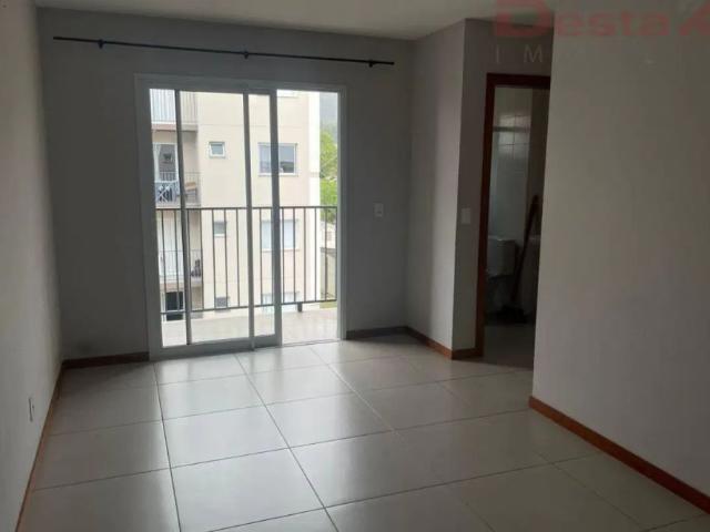Apartamento com 2 quartos para alugar em Fundos, Biguaçu