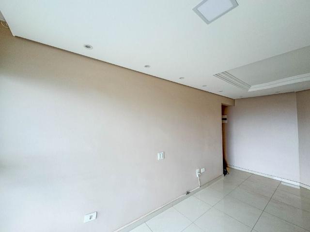 Apartamento com 3 quartos para alugar em Interlagos