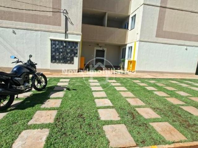 Apartamento com 2 Quartos para Alugar por R$ 1.100/mês