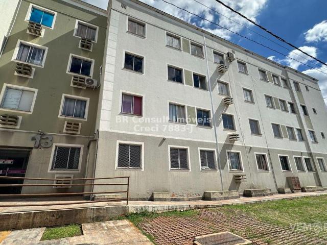Apartamento com 2 Quartos para Alugar por R$ 1.100/mês