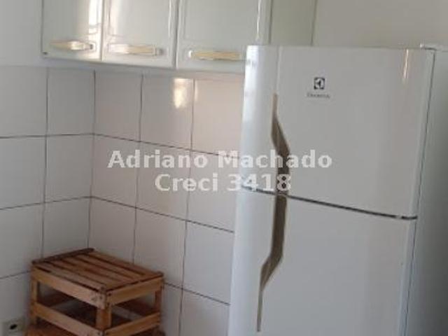 Apartamento com 2 Quartos para Alugar por R$ 1.100/mês