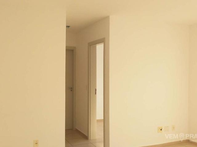 Apartamento com 2 Quartos para Alugar por R$ 1.100/mês