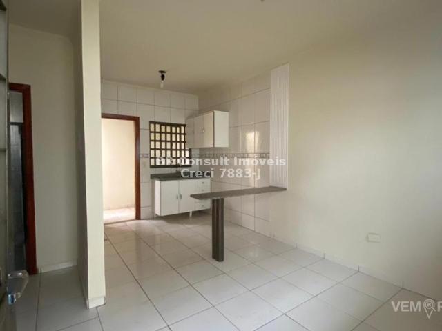 Apartamento com 2 Quartos para Alugar por R$ 1.100/mês