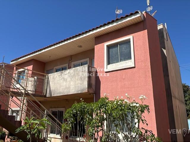 Apartamento com 2 Quartos para Alugar por R$ 1.100/mês