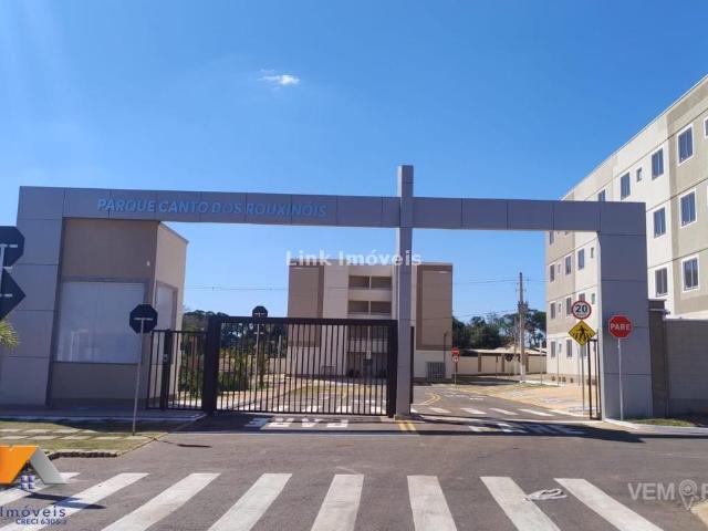 Apartamento com 2 Quartos para Alugar por R$ 1.300/mês