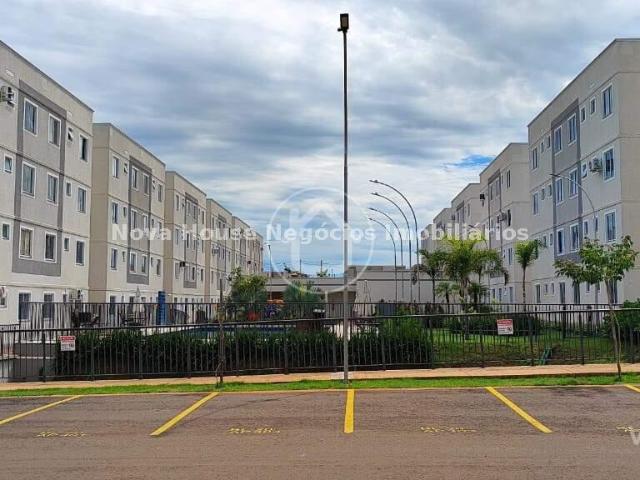 Apartamento com 2 Quartos para Alugar por R$ 1.400/mês