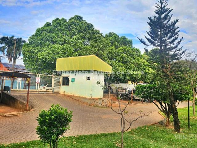 Apartamento com 2 Quartos para Alugar por R$ 1.150/mês