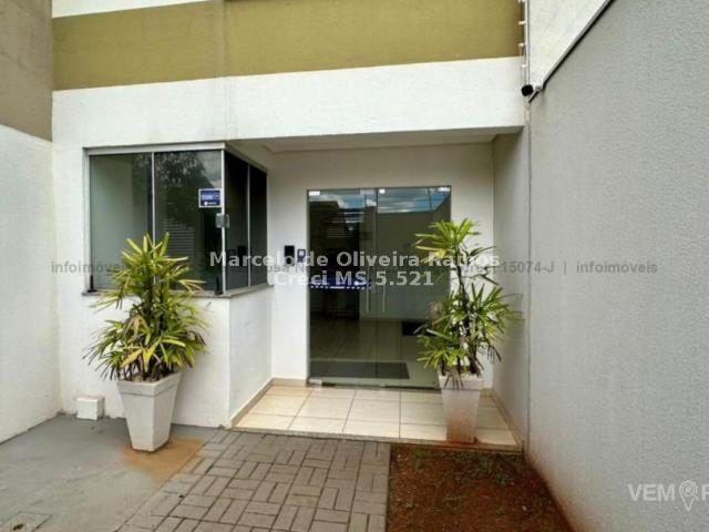 Apartamento com 2 Quartos para Alugar por R$ 1.350/mês