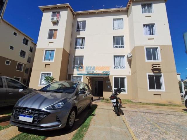 Apartamento com 2 Quartos para Alugar por R$ 1.500/mês