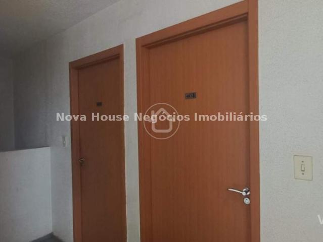 Apartamento com 2 Quartos para Alugar por R$ 1.500/mês