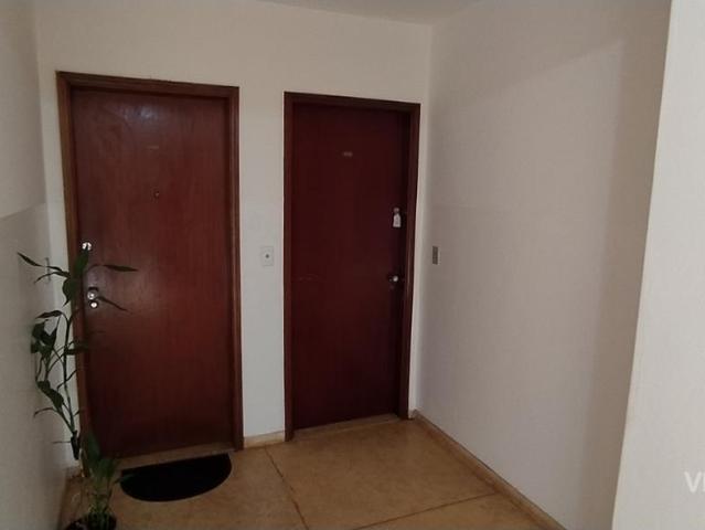 Apartamento com 2 Quartos para Alugar por R$ 1.500/mês