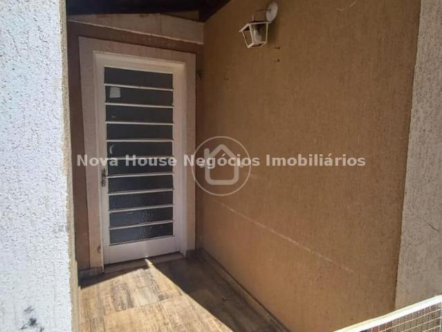 Apartamento com 2 Quartos para Alugar por R$ 1.500/mês