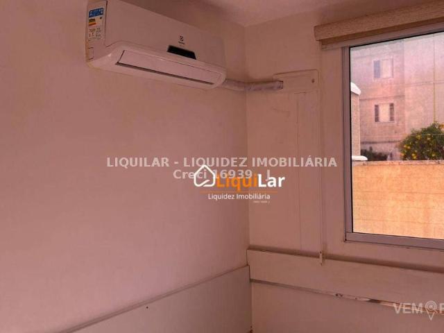 Apartamento com 2 Quartos para Alugar por R$ 1.800/mês