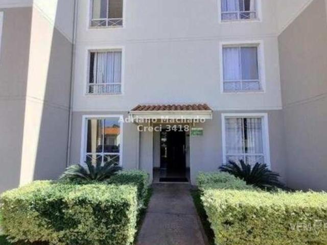 Apartamento com 2 Quartos para Alugar por R$ 1.800/mês