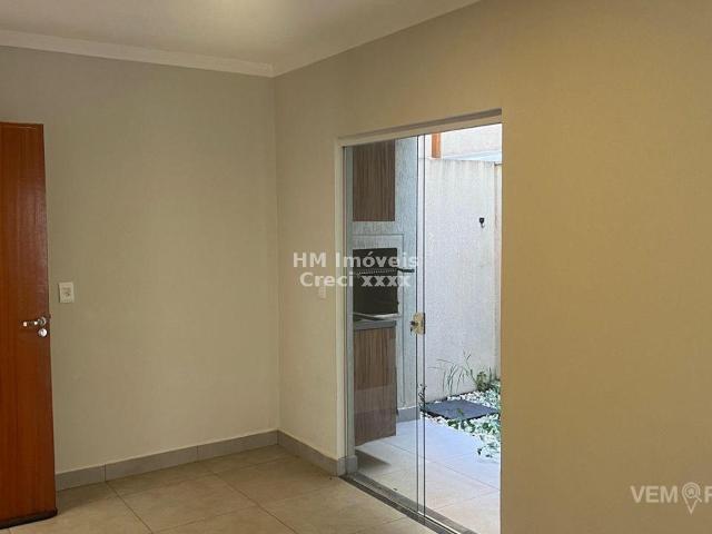 Apartamento com 2 Quartos para Alugar por R$ 1.800/mês