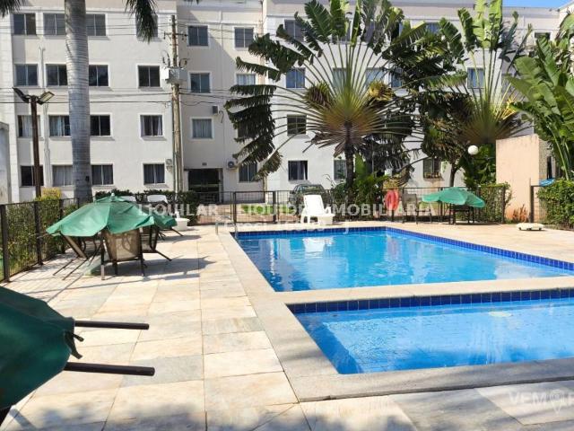 Apartamento com 2 Quartos para Alugar por R$ 1.400/mês