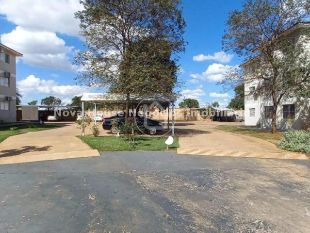 Apartamento com 2 Quartos para Alugar por R$ 2.000/mês