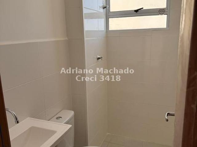 Apartamento com 2 Quartos para Alugar por R$ 2.000/mês