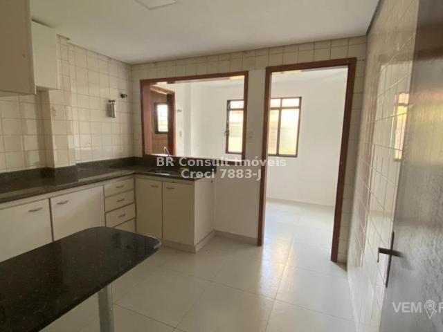 Apartamento com 2 Quartos para Alugar por R$ 2.100/mês