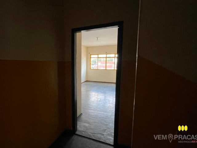 Apartamento com 2 Quartos para Alugar por R$ 800/mês