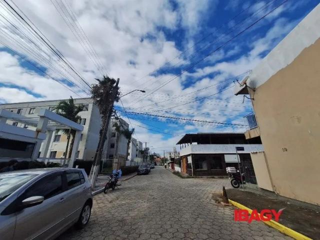 Apartamento com 2 Quartos para alugar, 48m² Roçado