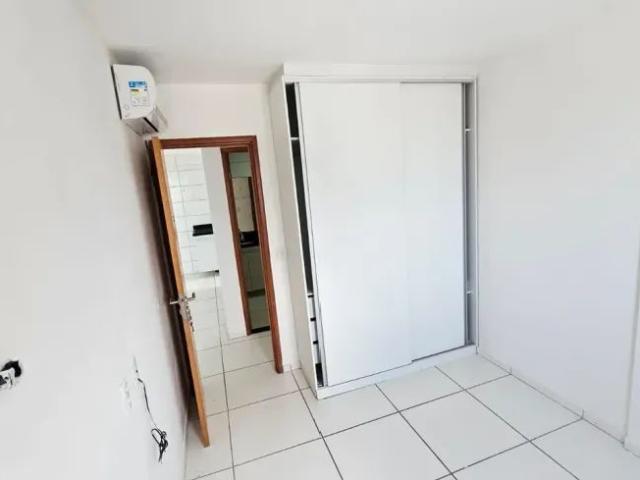 Apartamento com 2 Quartos para alugar, 65m² Candeias