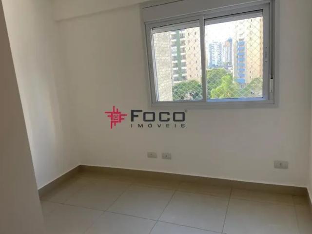 Apartamento com 2 Quartos para alugar, 79m² Condomínio Royal Park
