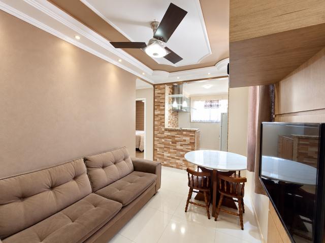 Apartamento com 2 quartos, planejados e cozinha equipada no Jardim Itapuã