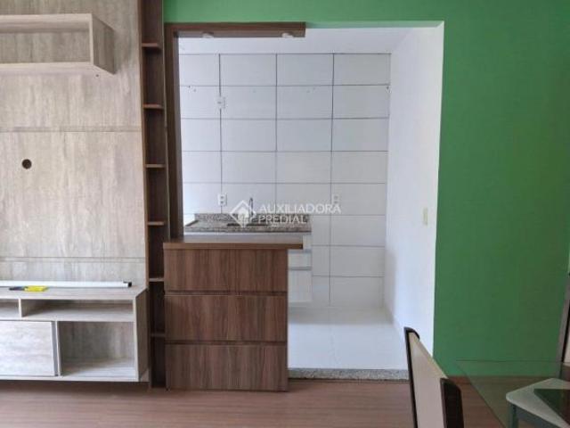 APARTAMENTO COM 2 QUARTOS, SUÍTE E 1 VAGA DE GARAGEM JUNTO A FAPA!