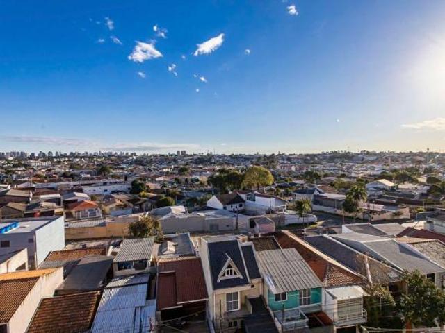 Apartamento com 2 quartos, suíte e churrasqueira no Fit Marumbi