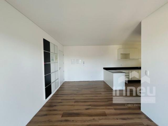 Apartamento com 2 quartos sendo 1 suíte no 9° andar Venha conhecer!