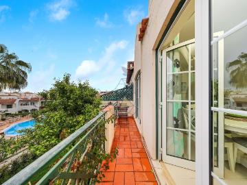 Apartamento com 2 Quartos, Terraço e Piscinas, em Vilamoura
