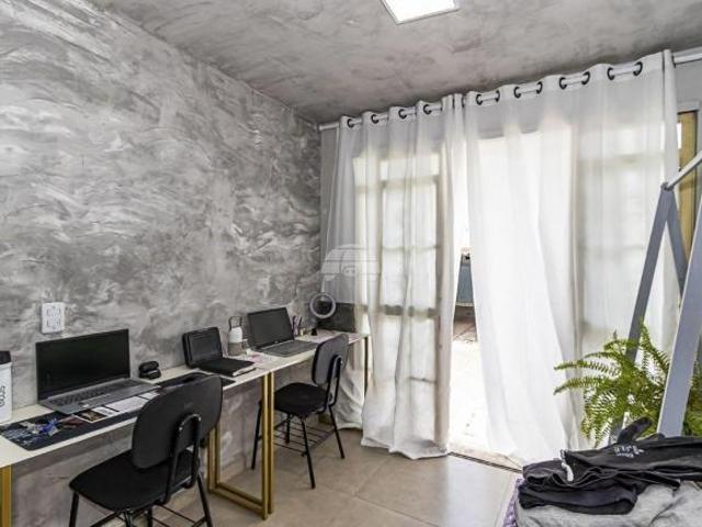 Apartamento com 2 Quartos 1 Suíte e Vaga de Garagem no Capão da Imbuia
