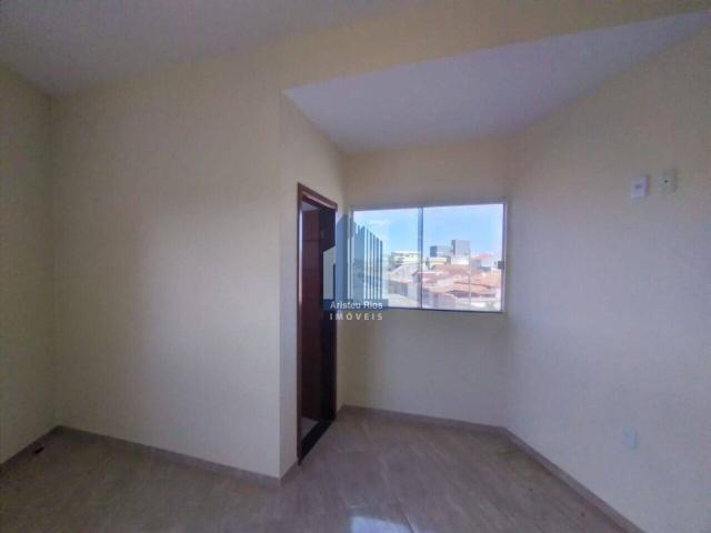 Apartamento com 2 quartos, 60 m²