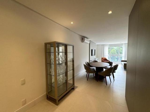 APARTAMENTO COM 2 SUÍTES, NO CENTRO DE GRAMADO