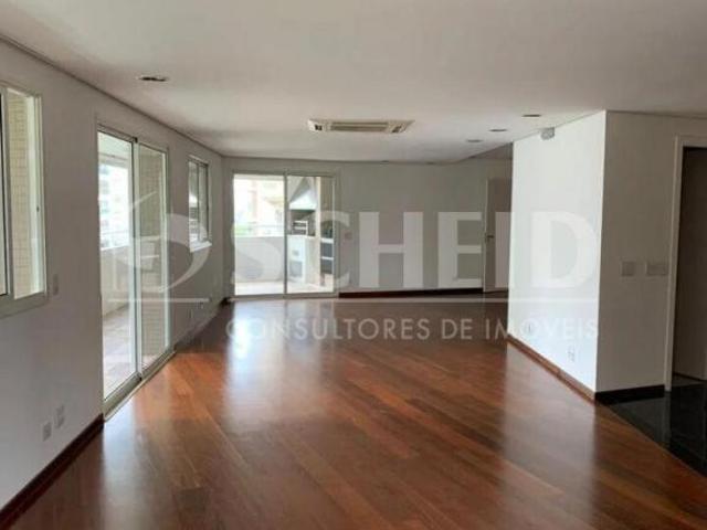 Apartamento com 307m², 3 suítes e 4 vagas de garagem no Paraíso