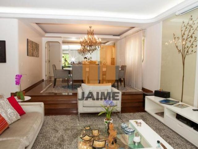 Apartamento com 4 Dormitórios e 2 Vagas em Higienópolis