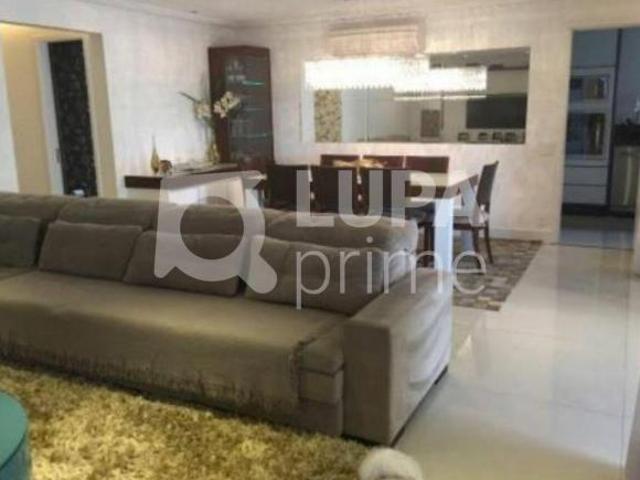 Apartamento com 4 dormitórios sendo 2 suítes á venda em Santana