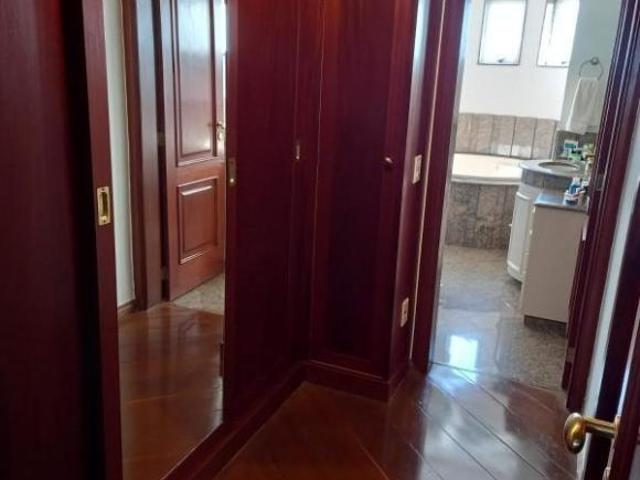 Apartamento com 4 quartos à venda em Varginha, no bairro Centro