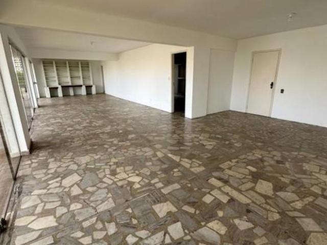 Apartamento com 4 quartos à venda em Varginha, no bairro Centro