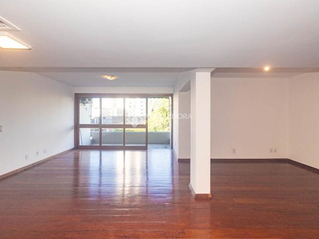 Apartamento com 4 quartos e 197m² para alugar em Moinhos de Vento, Porto Alegre