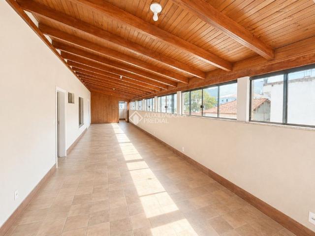 Apartamento com 4 quartos e 220m² para alugar em Centro, Imbituba