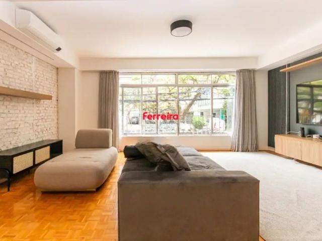 Apartamento com 4 quartos para alugar na Rua Padre Chagas, 277, Moinhos de Vento, Porto Alegre