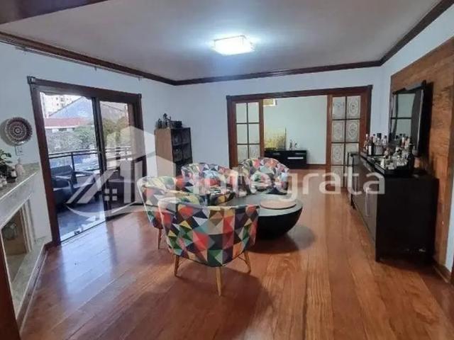 Apartamento com 4 quartos para alugar no Centro, Poços de Caldas