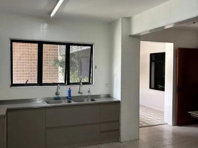 Apartamento com 4 Quartos para alugar, 280m² Meireles