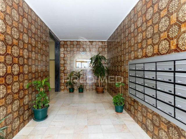 Apartamento com 4 quartos, remodelado, no liceu, setúbal